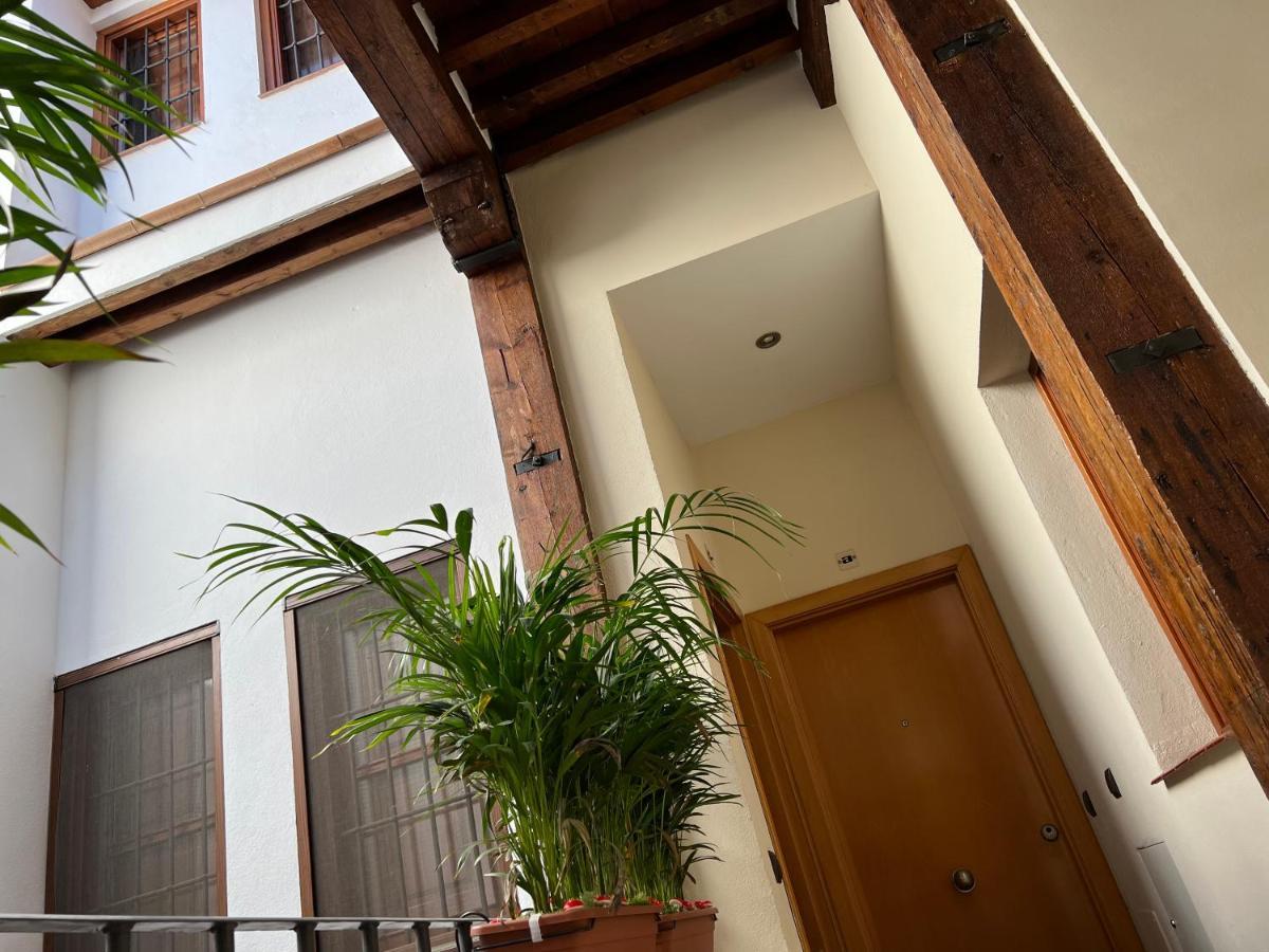 Amazing Apartment In Malaga Oldtown Calle Carreteria Free Wifi&Ac Málaga Exterior foto